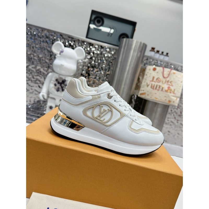 l**is V*t*n sneakers